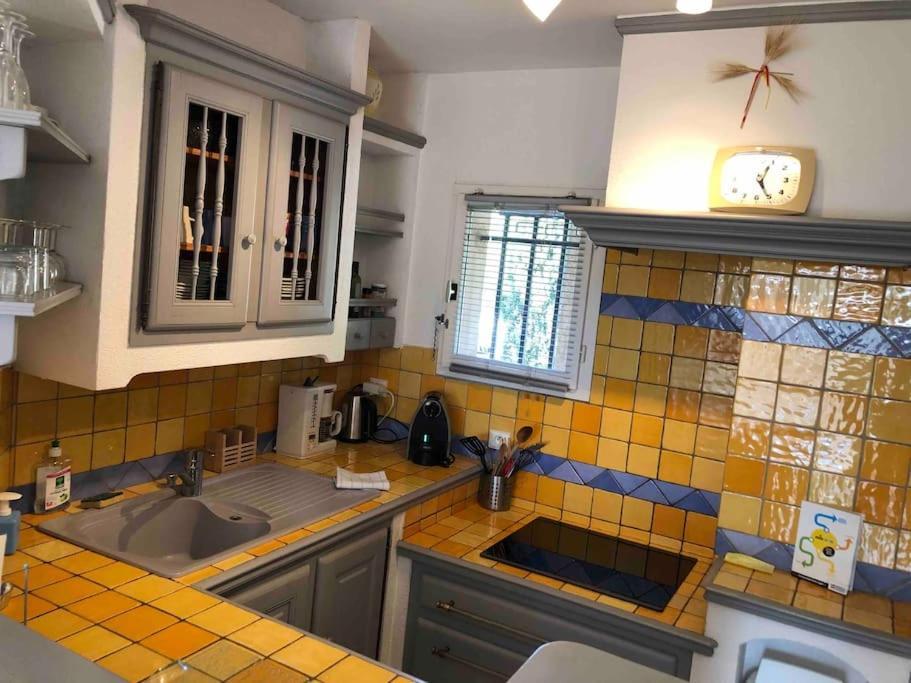 Appartement 60M2 - 2 Chambres A Une Minute Des Plages, Parking Prive Sausset-les-Pins Exteriér fotografie